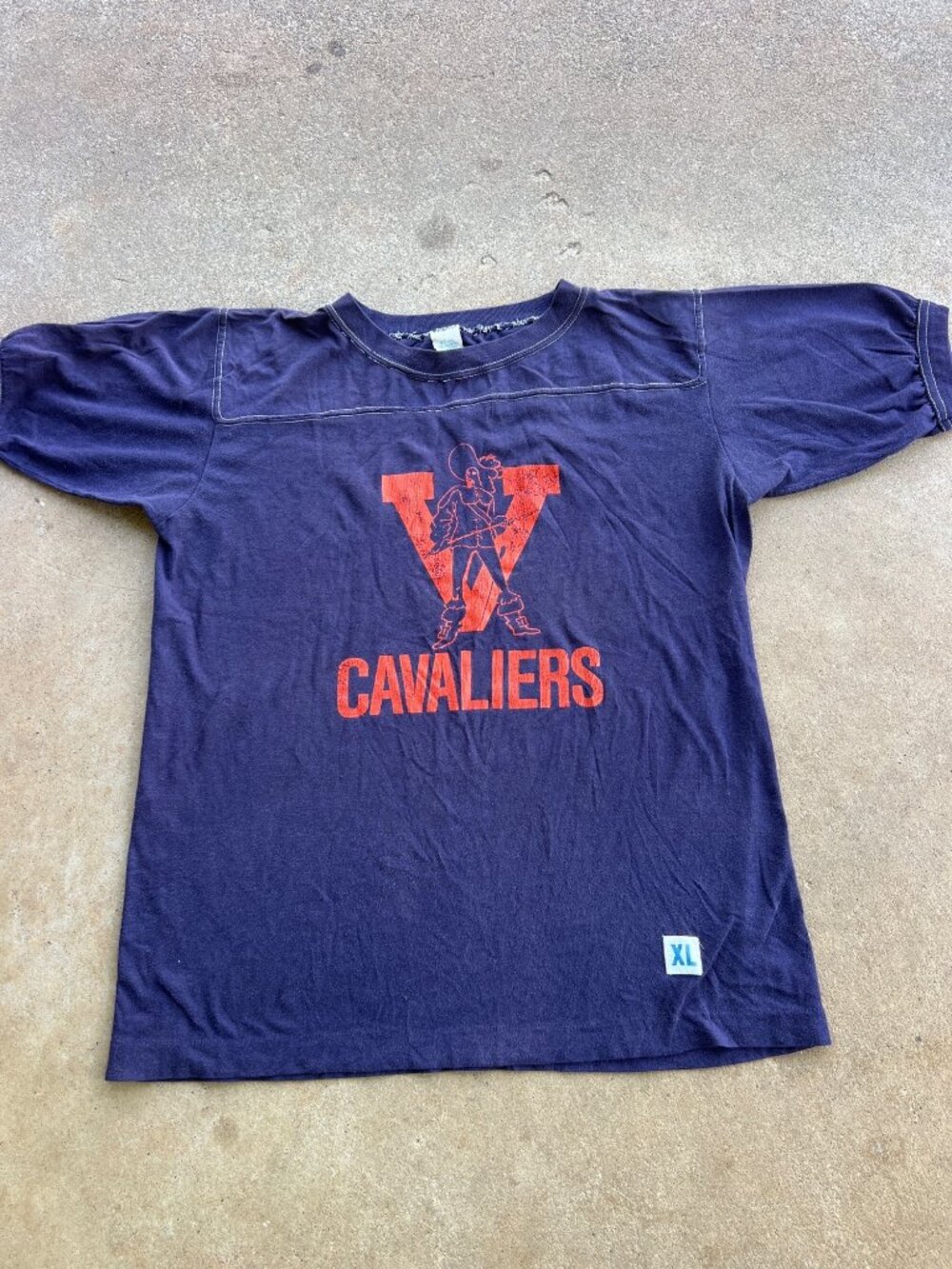 Vintage Cavaliers Navy Blue Graphic T-Shirt X-Large 50% Cotton 50% Polyester B3